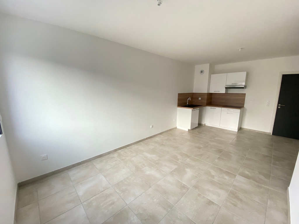 Appartement 3 pièces à Reims - photo 2