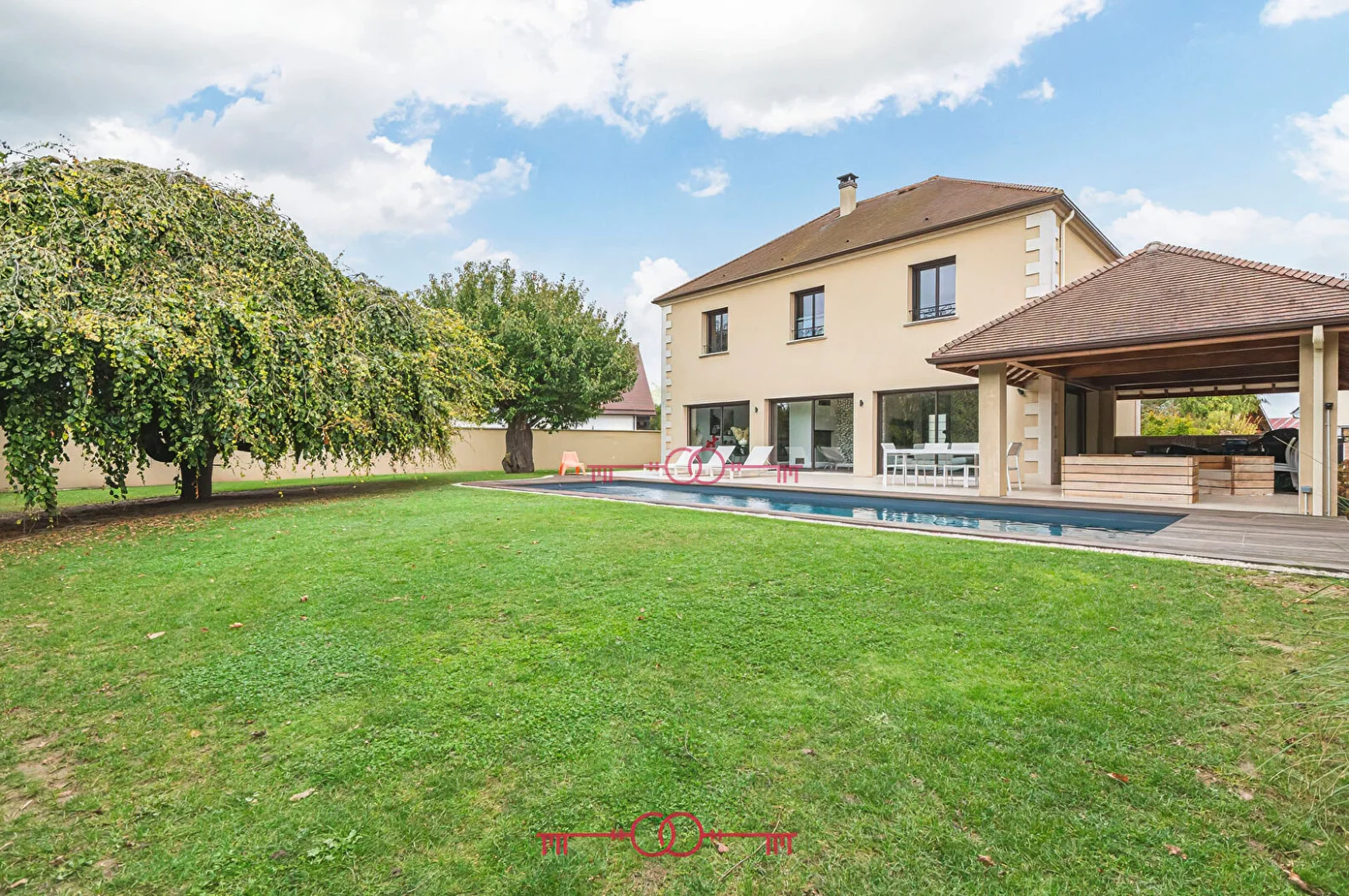 Maison 8 pièces à Champigny - photo 