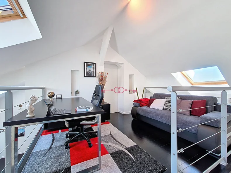 Appartement 6 pièces à Reims - photo 2