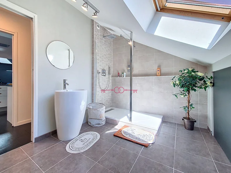 Appartement 6 pièces à Reims - photo 3