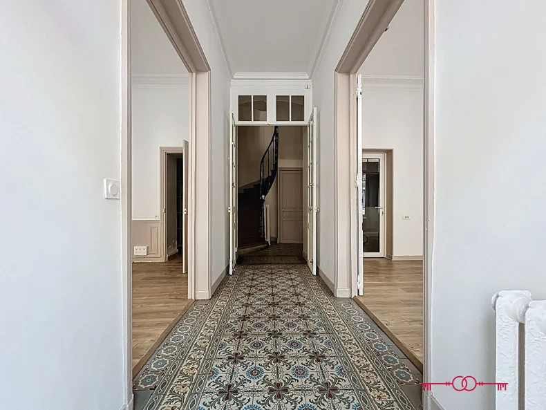 Immeuble 12 pièces à Reims - photo 1