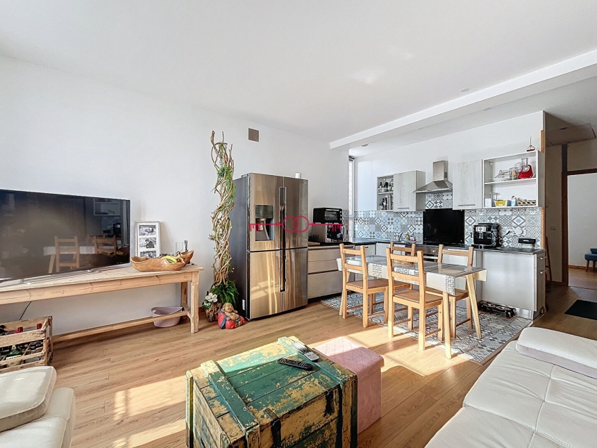 Immeuble  pièces à Lavannes - photo 1