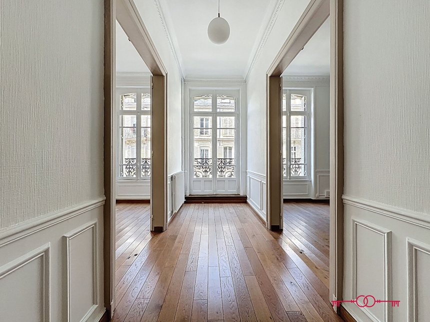 Immeuble 12 pièces à Reims - photo 3