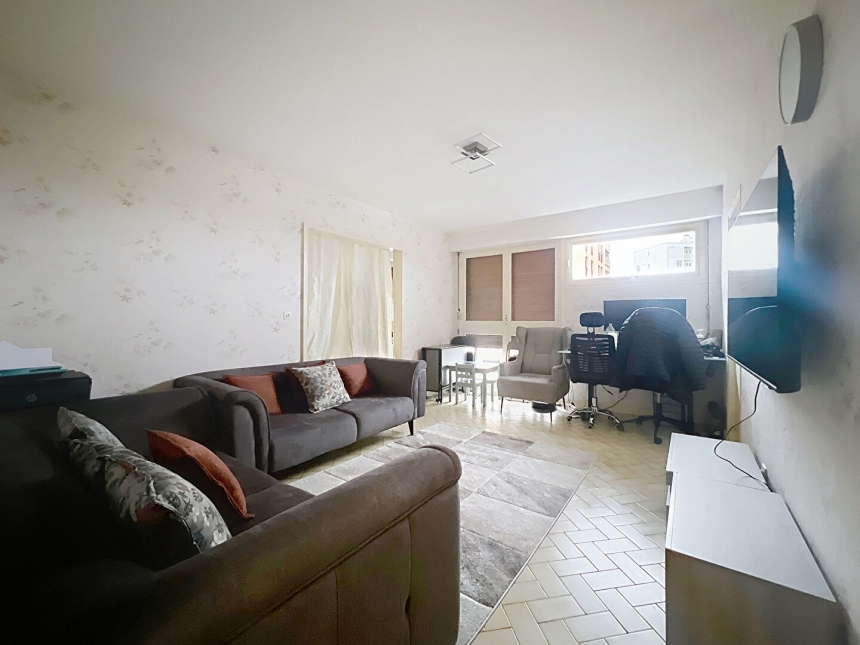 Appartement 4 pièces à Chalons en champagne - photo 