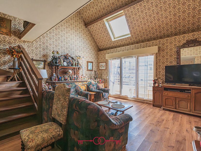 À VENDRE EN EXCLUSIVITÉ - À ÉPERNAY - APPARTEMENT DUPLEX DE TYPE 4 - photo 4