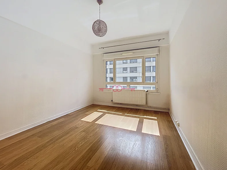 Appartement 4 pièces à Reims - photo 3