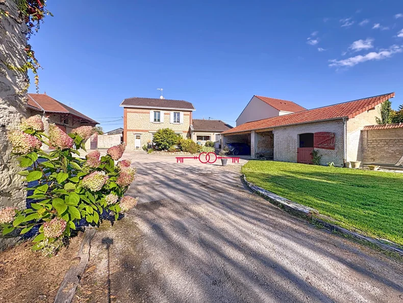 Maison 7 pièces à Lavannes - photo 1