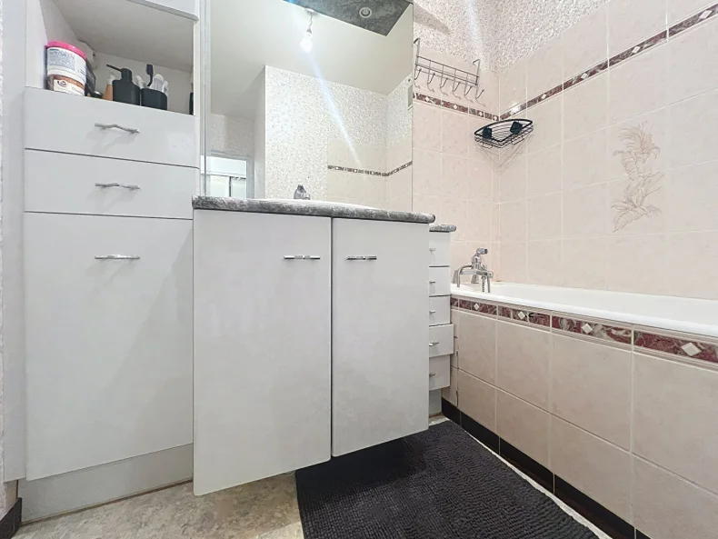 Appartement 3 pièces à Chalons en champagne - photo 3