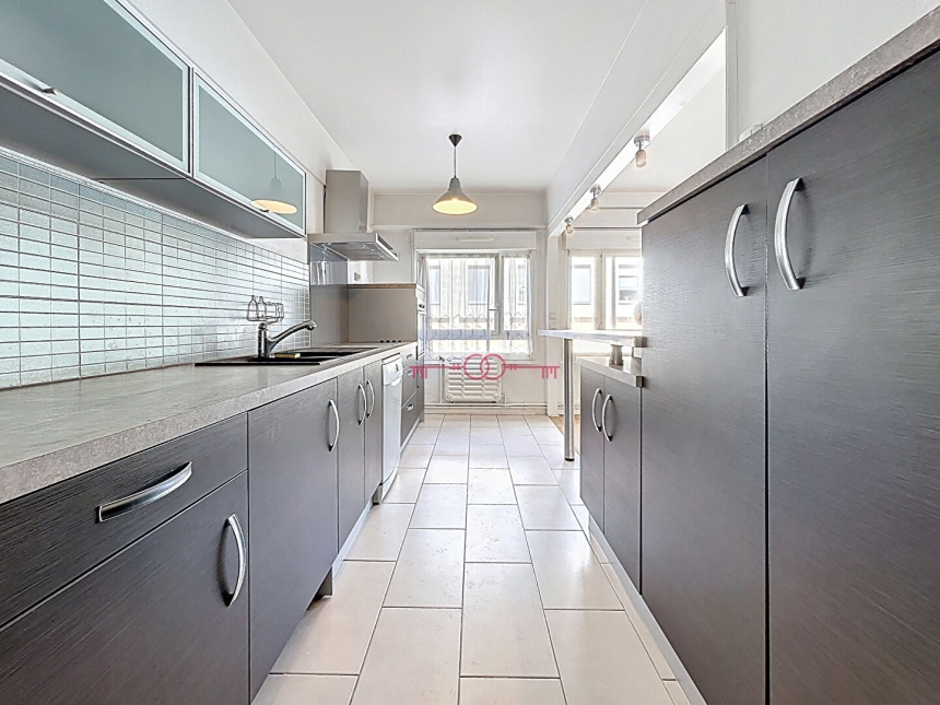 Appartement 4 pièces à Reims - photo 